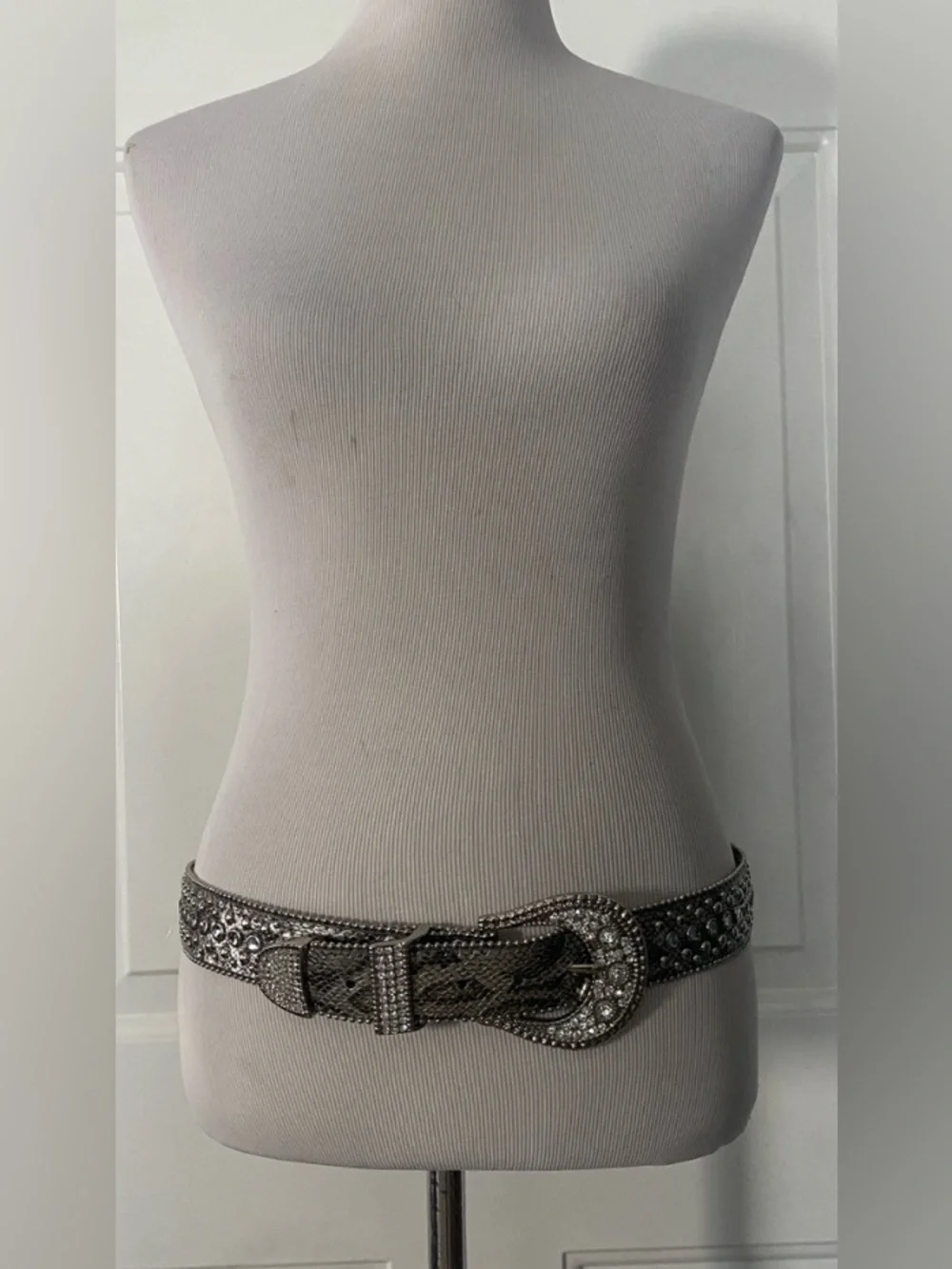 Vintage Chicos Rhinestone & Stud Metallic Snake Skin Western Belt Silver M